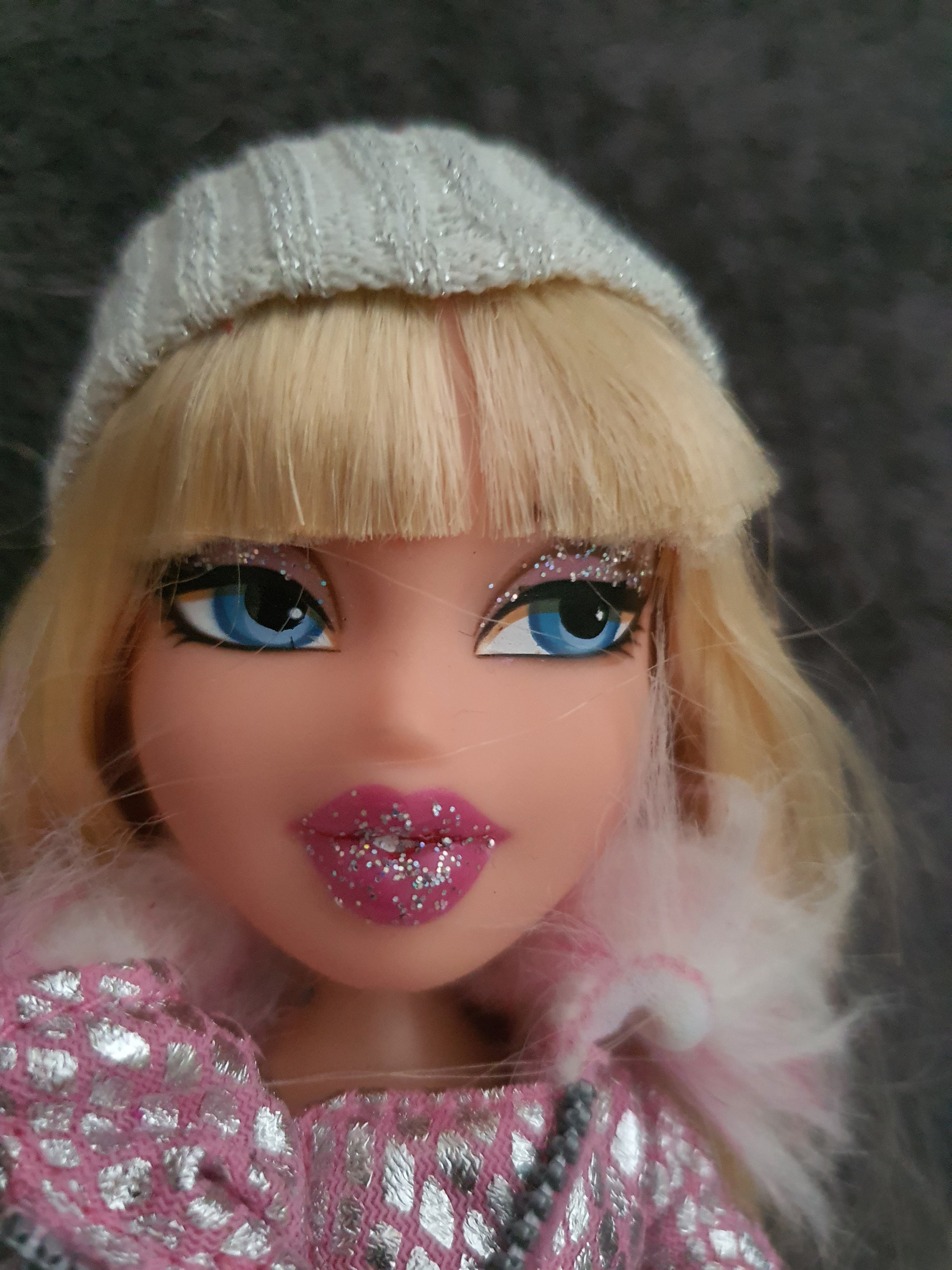 Bratz cloe pink winter dream
