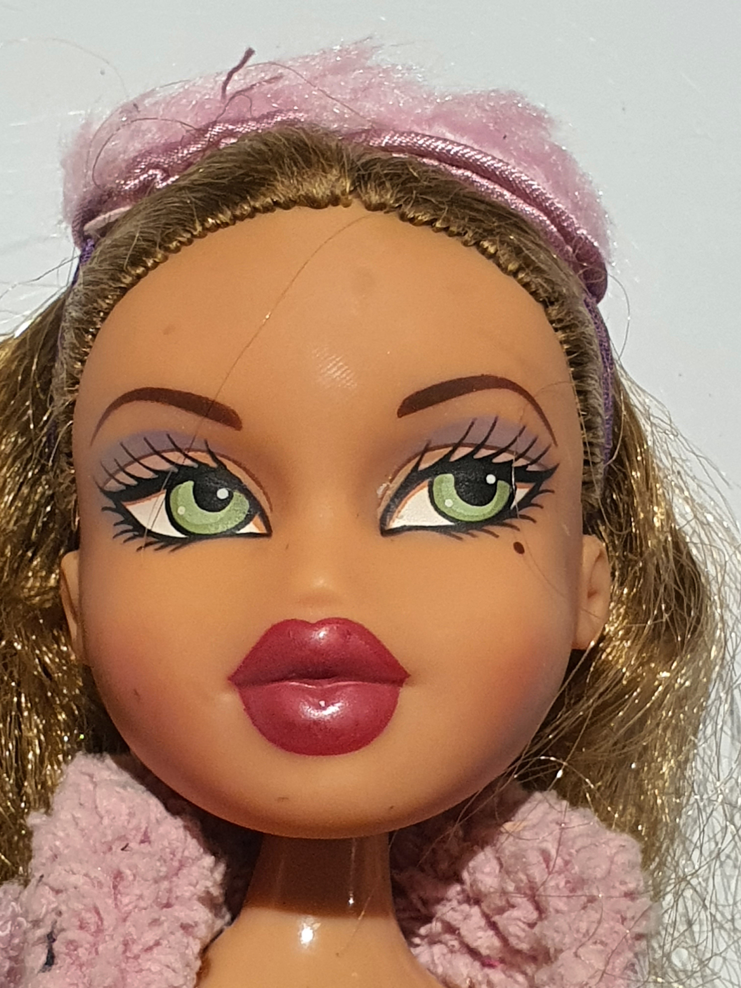 🌙 Bratz Slumber Party Yasmin – Poupée originale MGA avec accessoires