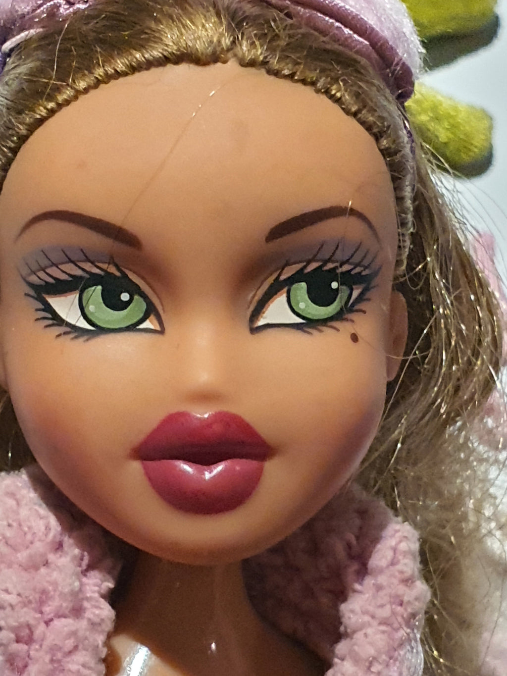 🌙 Bratz Slumber Party Yasmin – Poupée originale MGA avec accessoires