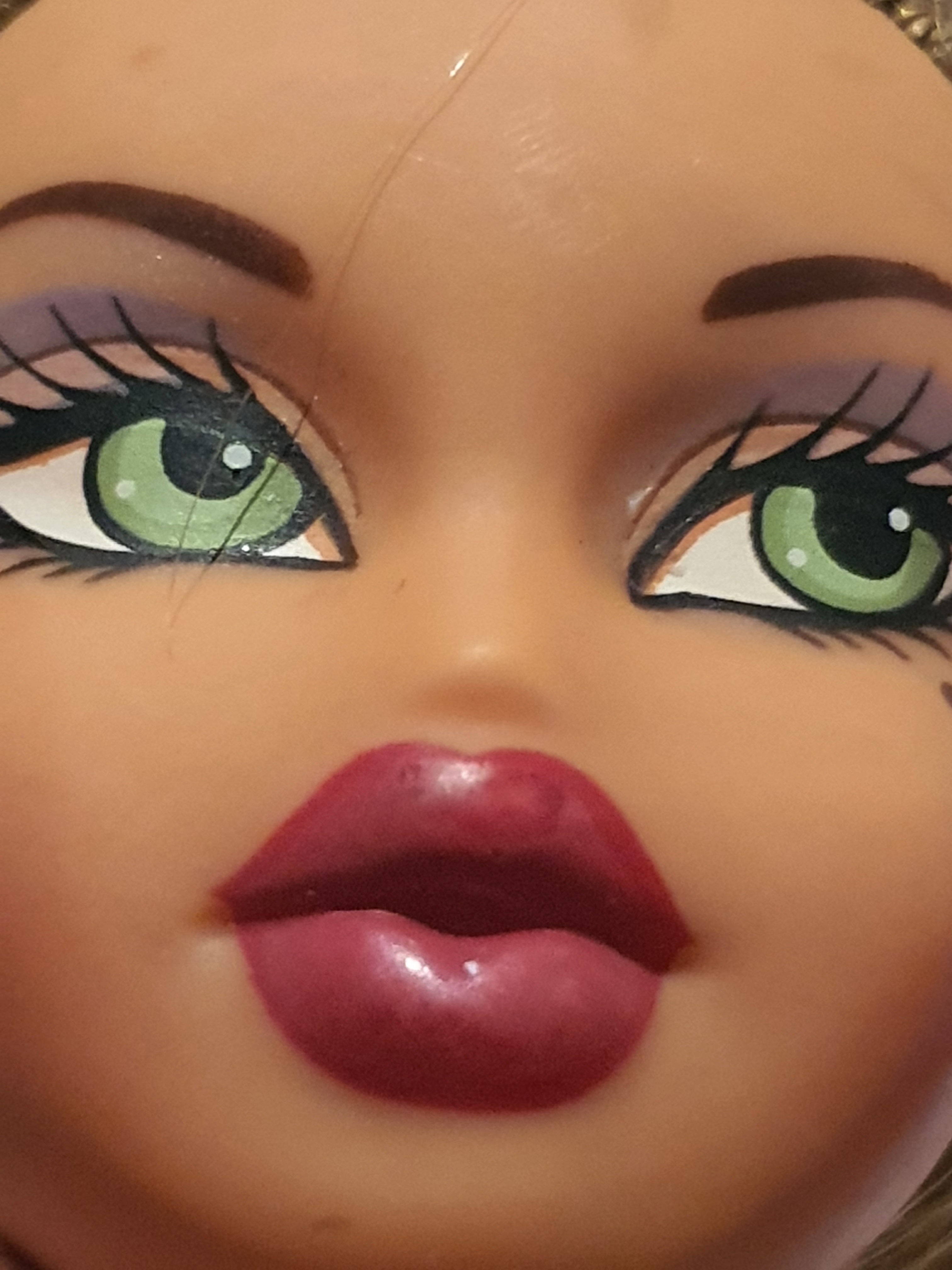 🌙 Bratz Slumber Party Yasmin – Poupée originale MGA avec accessoires