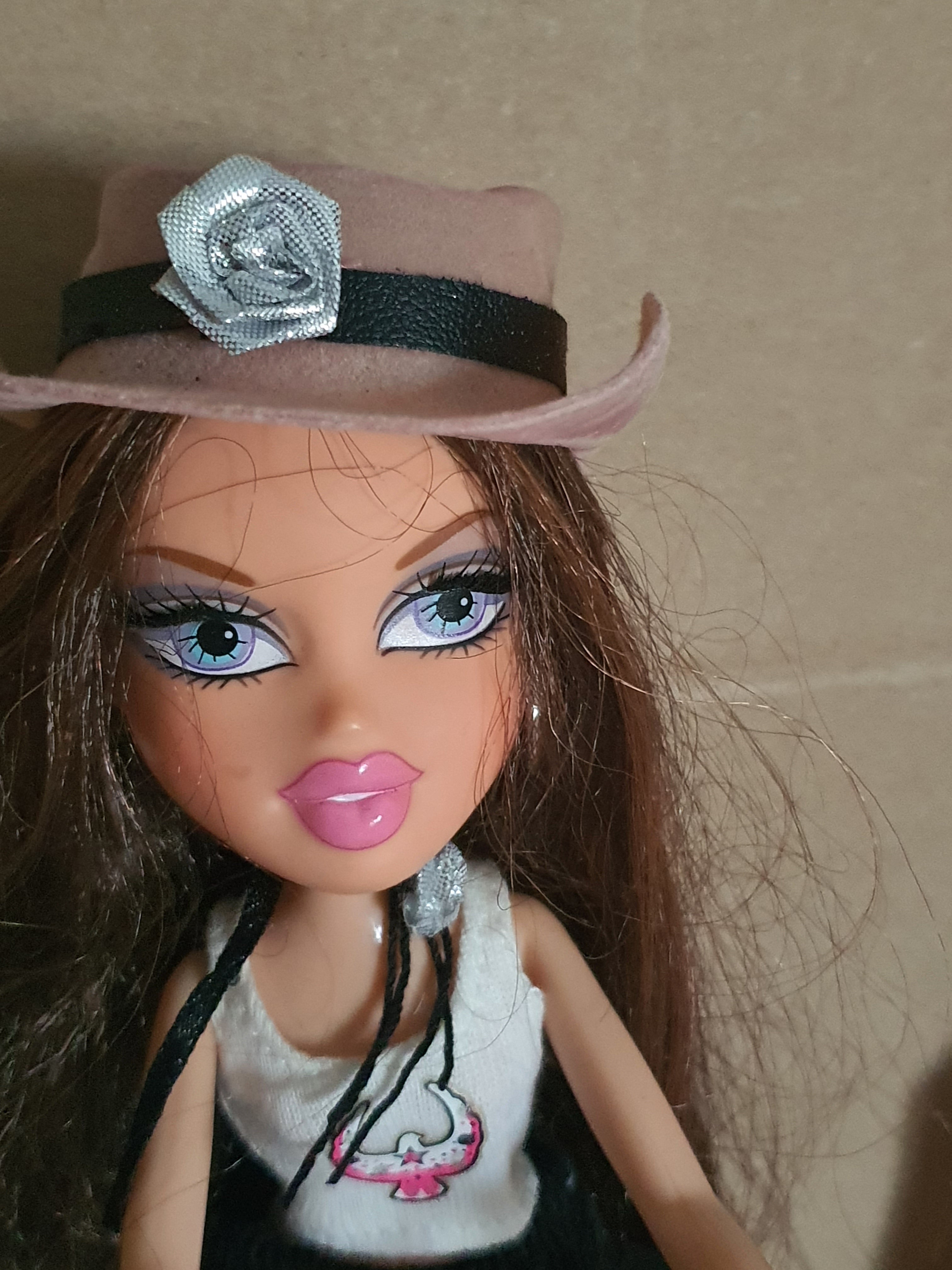Bratz Wild Wild West Dana – Poupée avec tenue, accessoires et poster d'origine