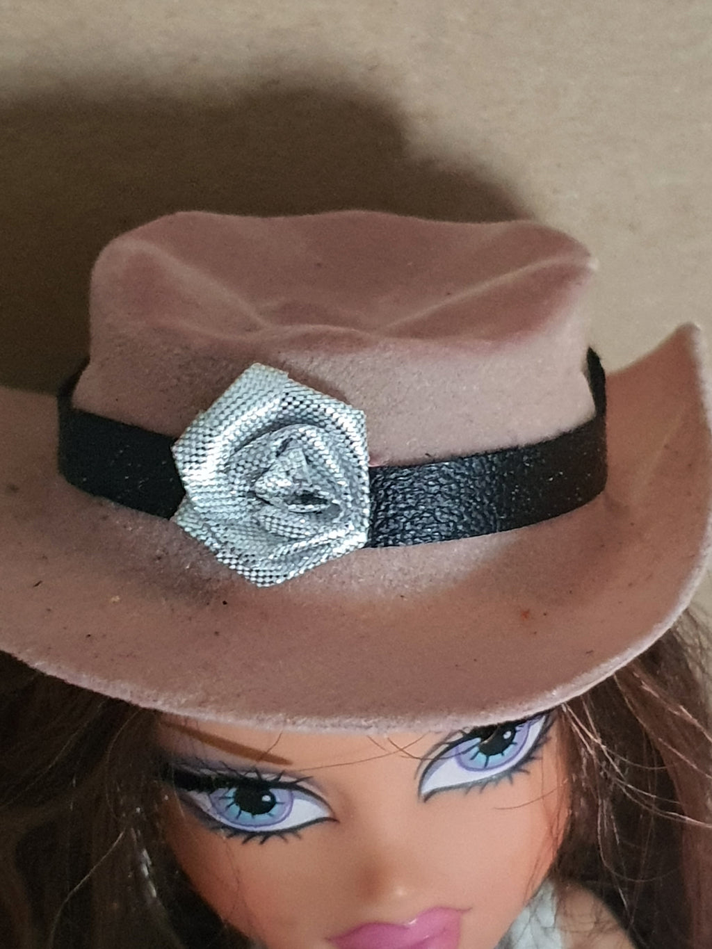 Bratz Wild Wild West Dana – Poupée avec tenue, accessoires et poster d'origine