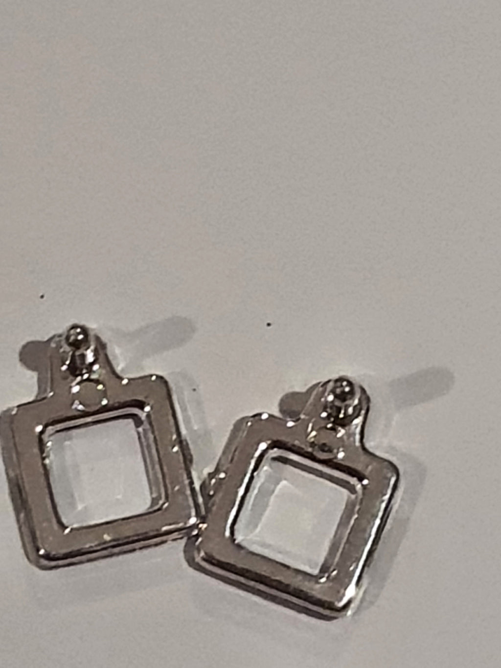Boucles d'oreilles carrées argentées Bratz – Bijoux originaux MGA pour poupée