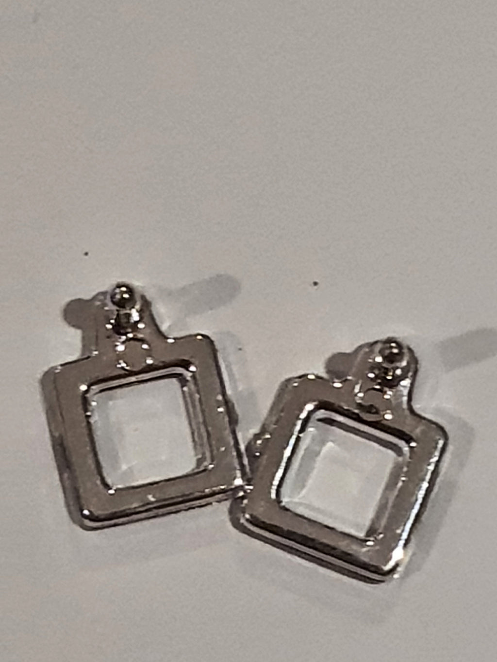 Boucles d'oreilles carrées argentées Bratz – Bijoux originaux MGA pour poupée