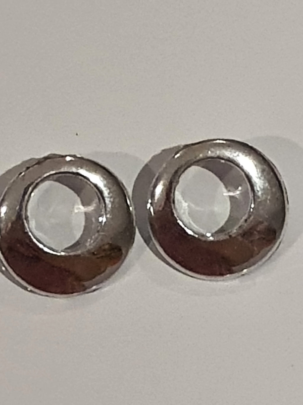 Boucles d'oreilles Bratz argentées rondes ajourées – Bijoux originaux MGA