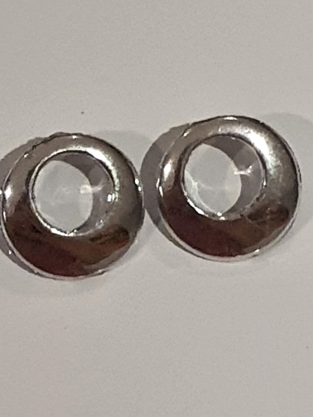 Boucles d'oreilles Bratz argentées rondes ajourées – Bijoux originaux MGA