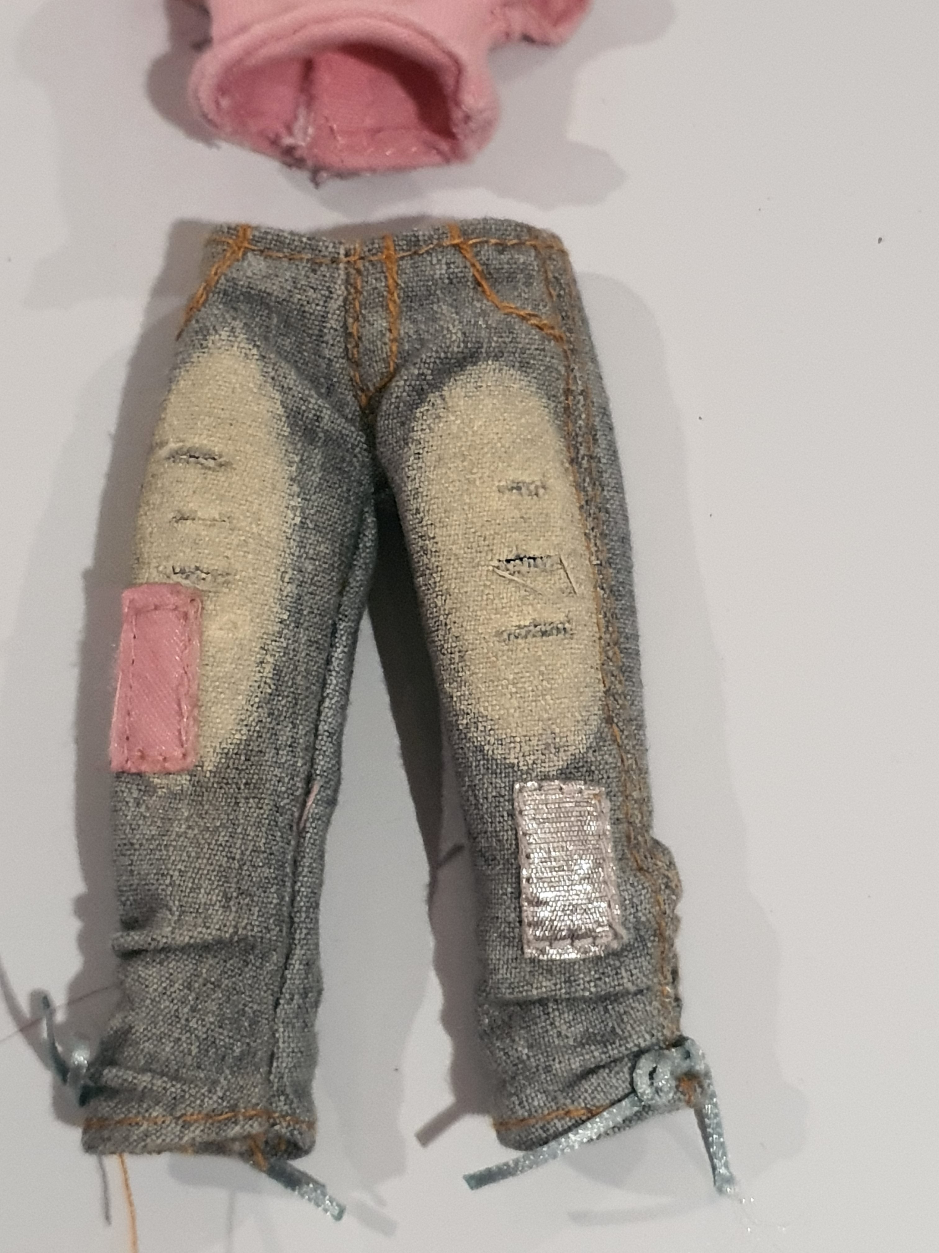 Bratz Pampered Pupz Sasha – Tenue originale MGA (Haut + Jean)
