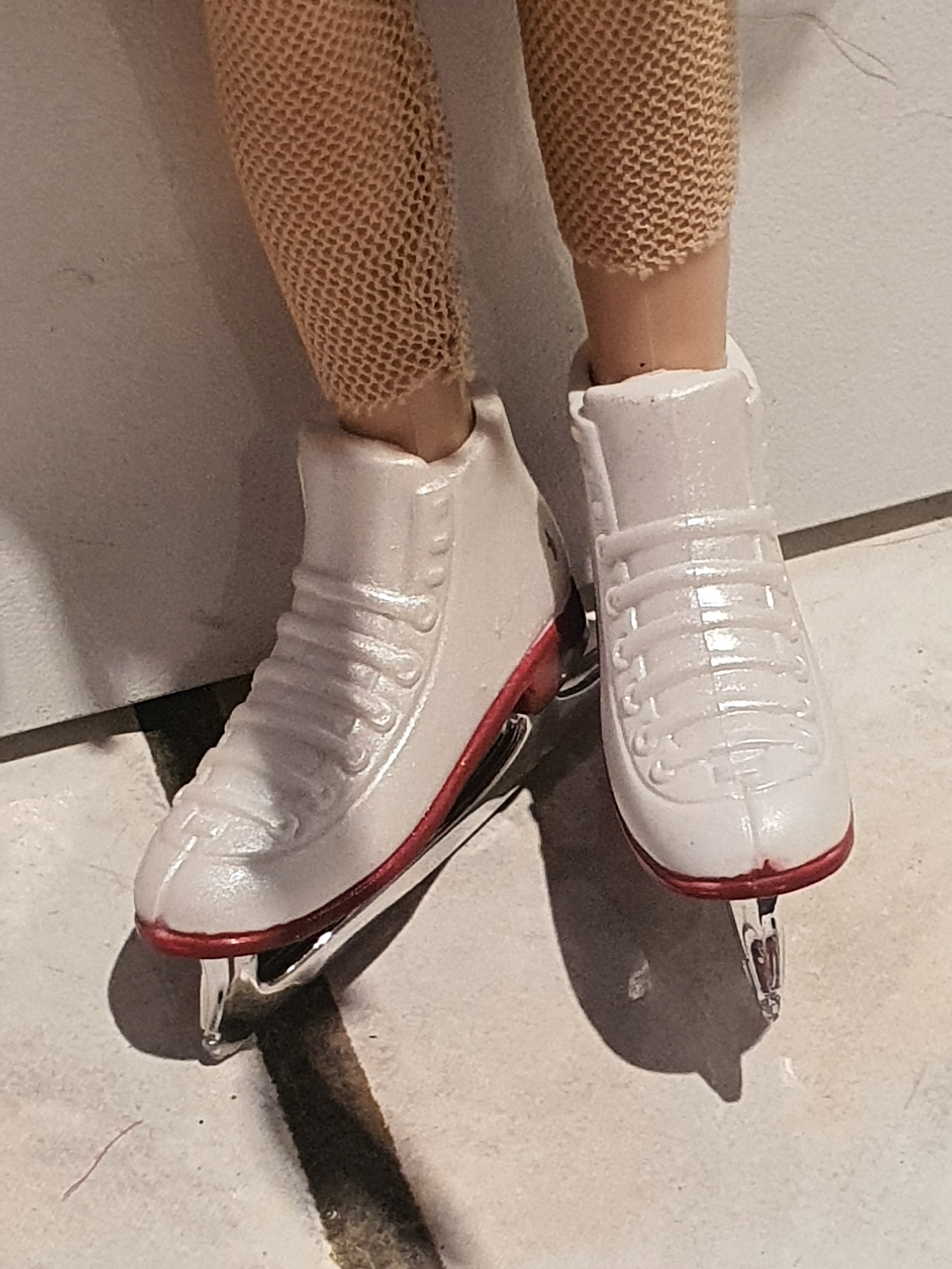 Bratz Play Sportz Ice Skating Cloe – Poupée avec tenue et accessoires