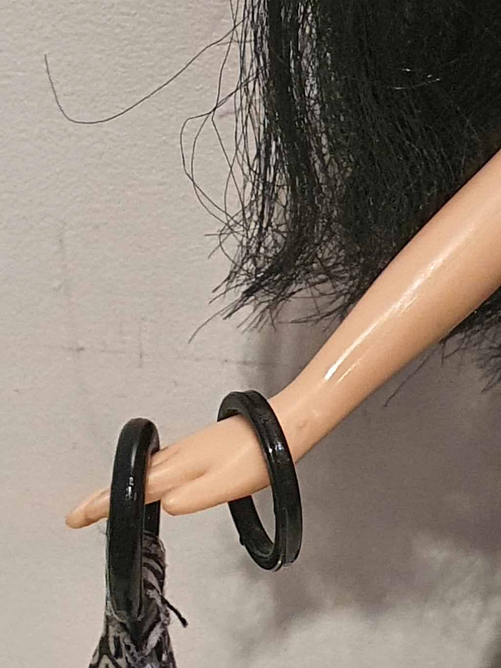 Bratz Flashback Fever Jade – Poupée avec tenue et accessoires