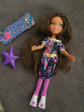 Bratz Sunshine Style Yasmin – Poupée avec tenue et accessoires