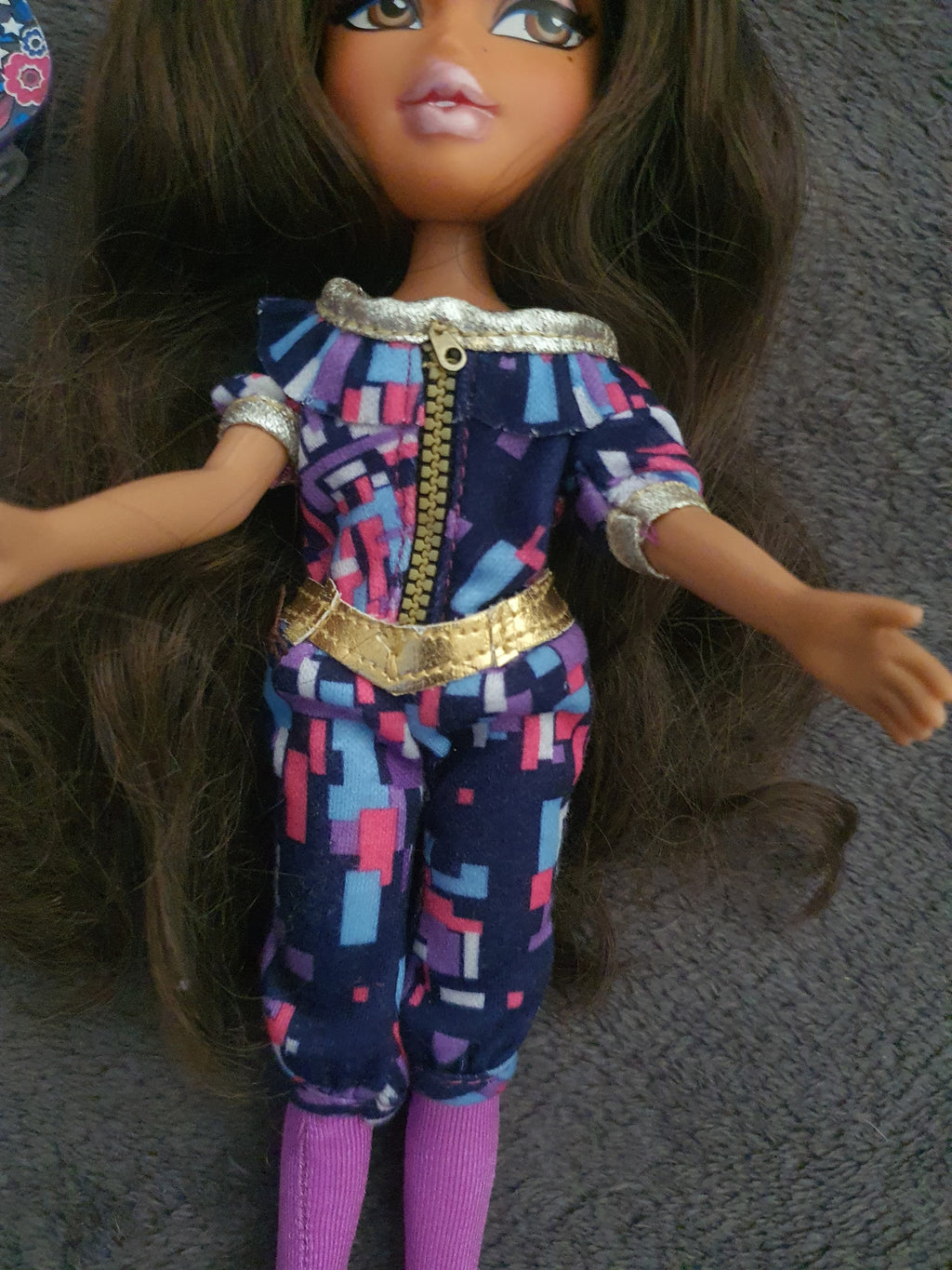 Bratz Sunshine Style Yasmin – Poupée avec tenue et accessoires
