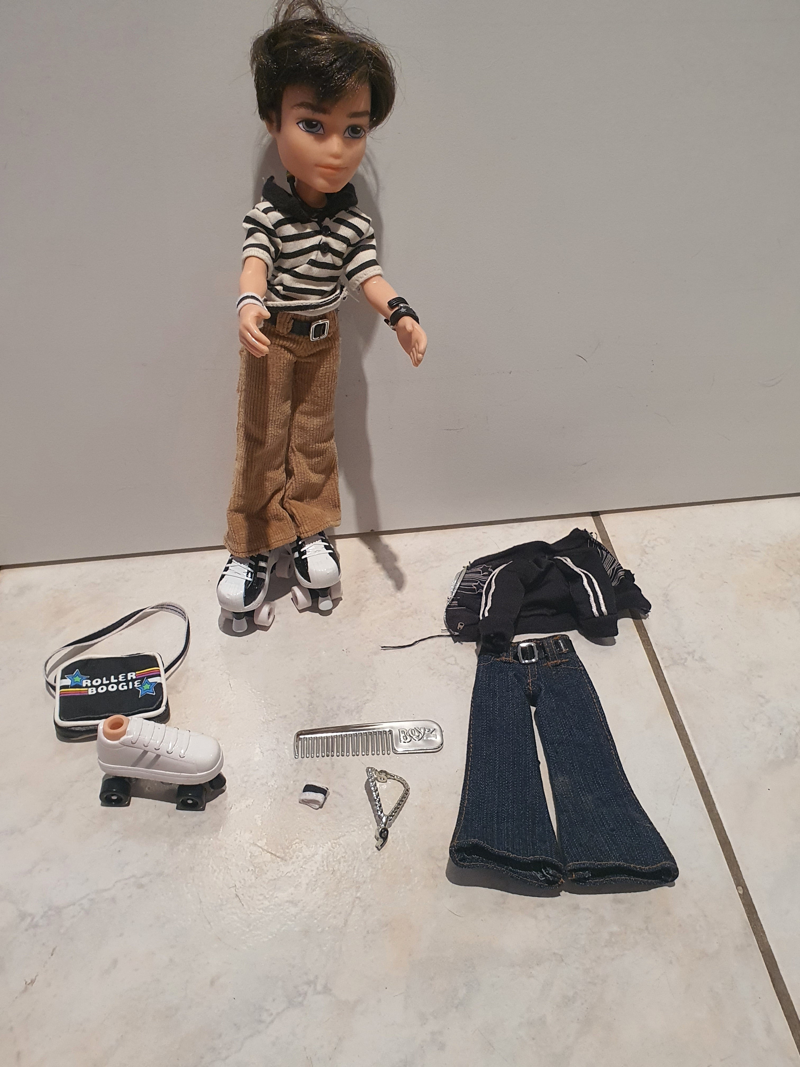 Bratz Boyz Koby Flashback – Doll with Clothes and Accessories