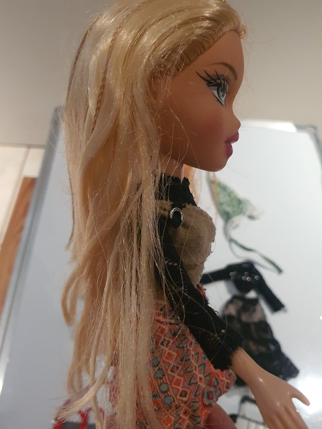 Bratz Cloe Tokyo A Go-Go - Doll with Clothes and Accessories