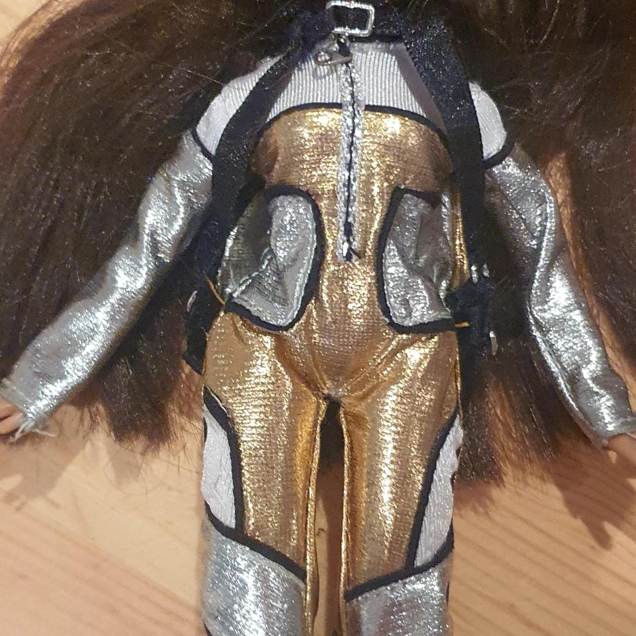Bratz Yasmin plays the sport of skydiving