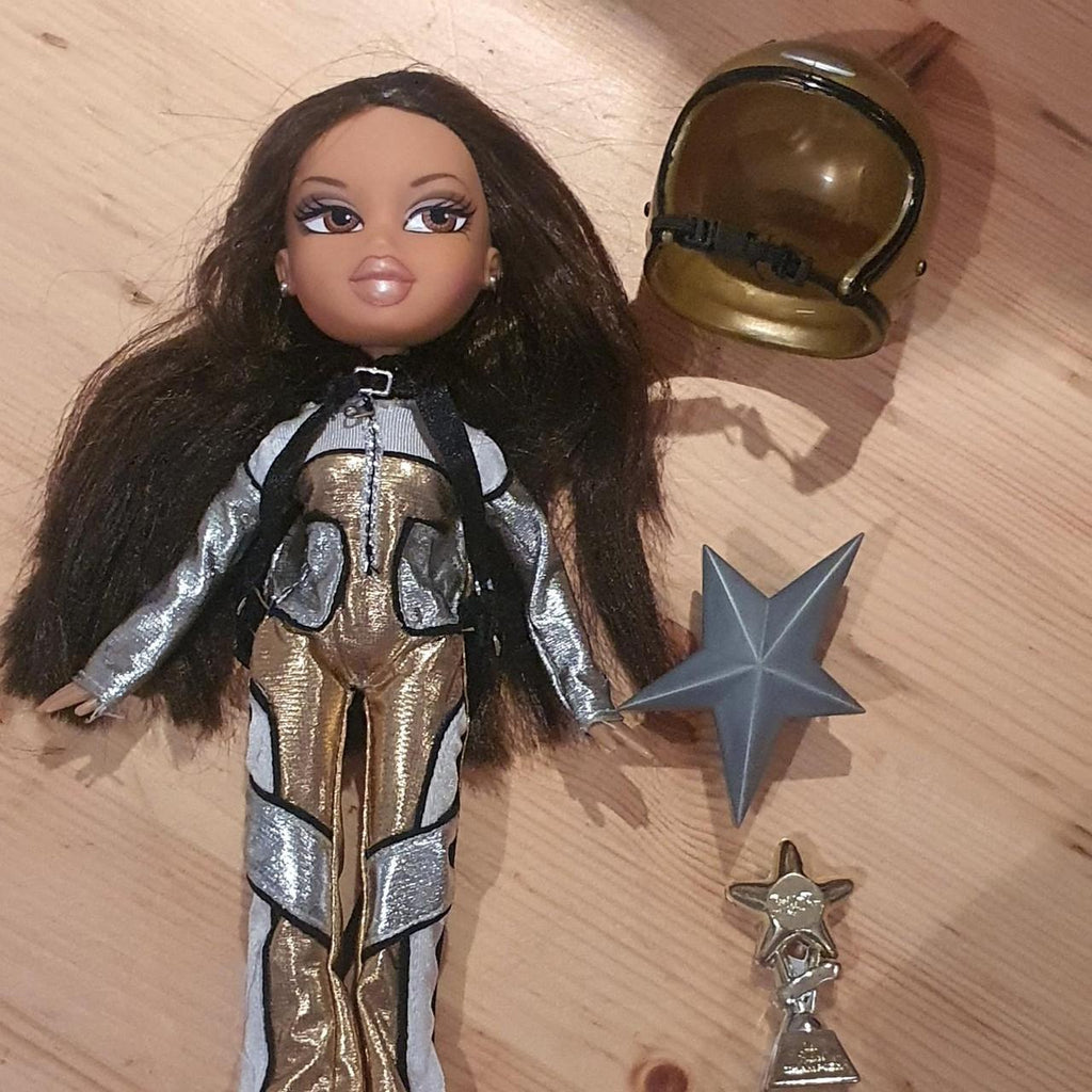 Bratz Yasmin plays the sport of skydiving