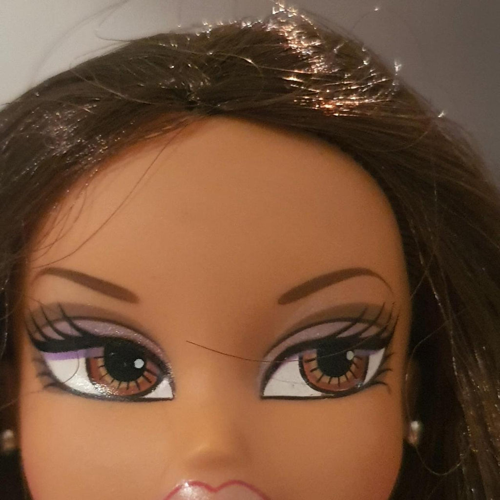Bratz Yasmin plays the sport of skydiving