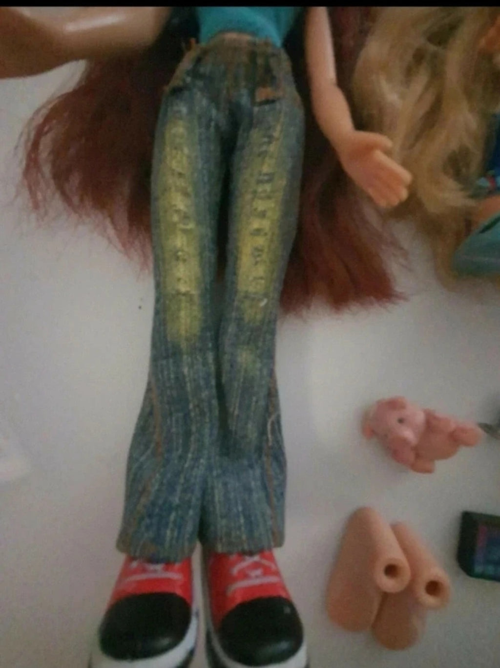 Bratz Lana babysitting