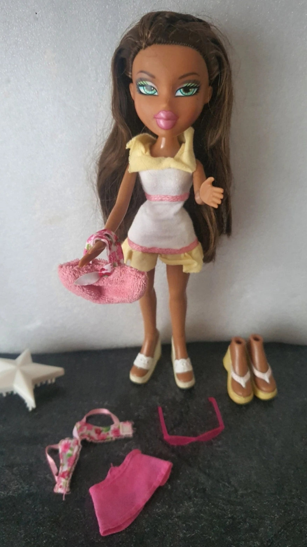 Bratz spring breack yasmin