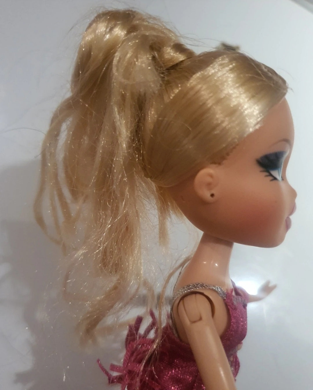 Bratz cloe sportz ice skating