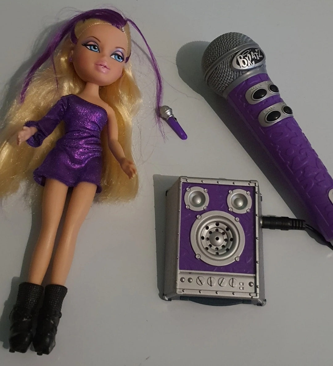 Bratz cloe on the mic