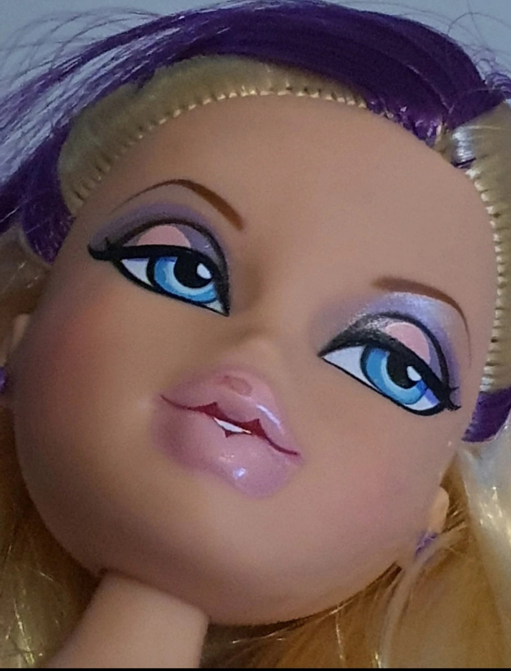 Bratz cloe on the mic