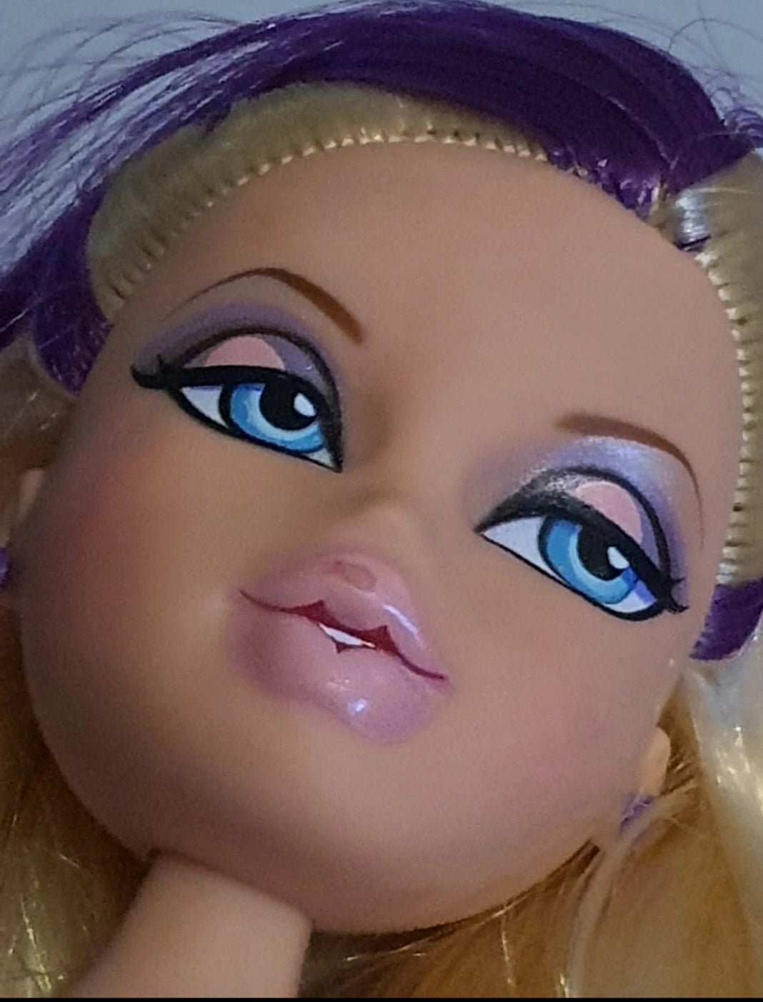Bratz cloe on the mic