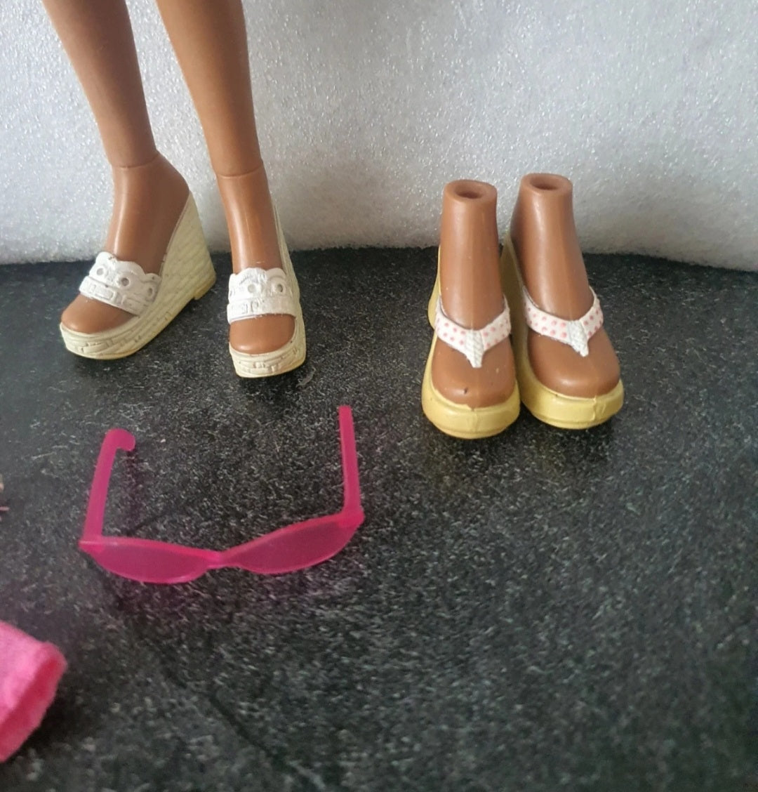 Bratz Yasmin Spring Break – Poupée avec accessoires 🌴☀️