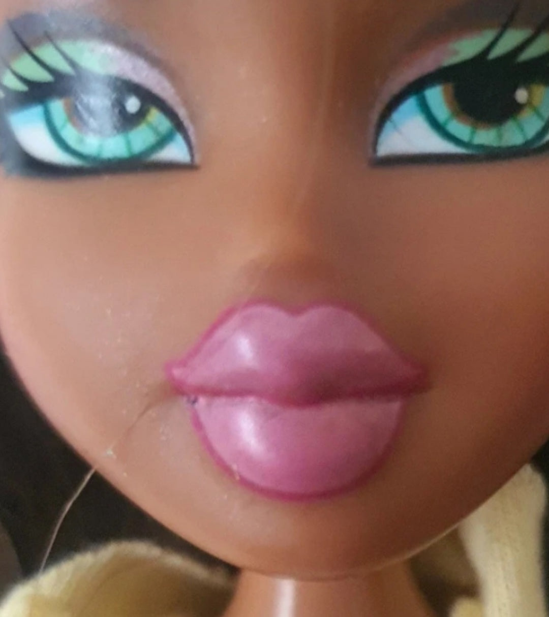 Bratz Yasmin Spring Break – Poupée avec accessoires 🌴☀️