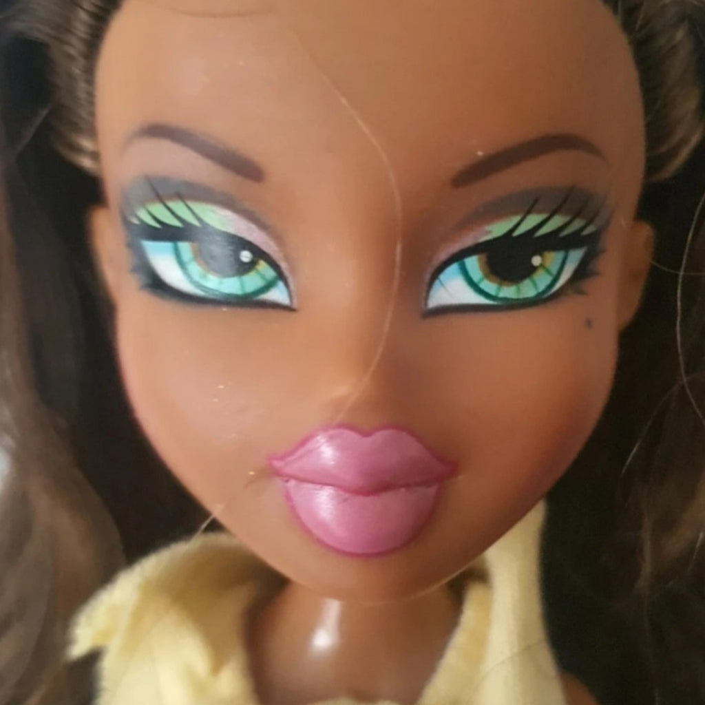 Bratz Yasmin Spring Break – Poupée avec accessoires 🌴☀️