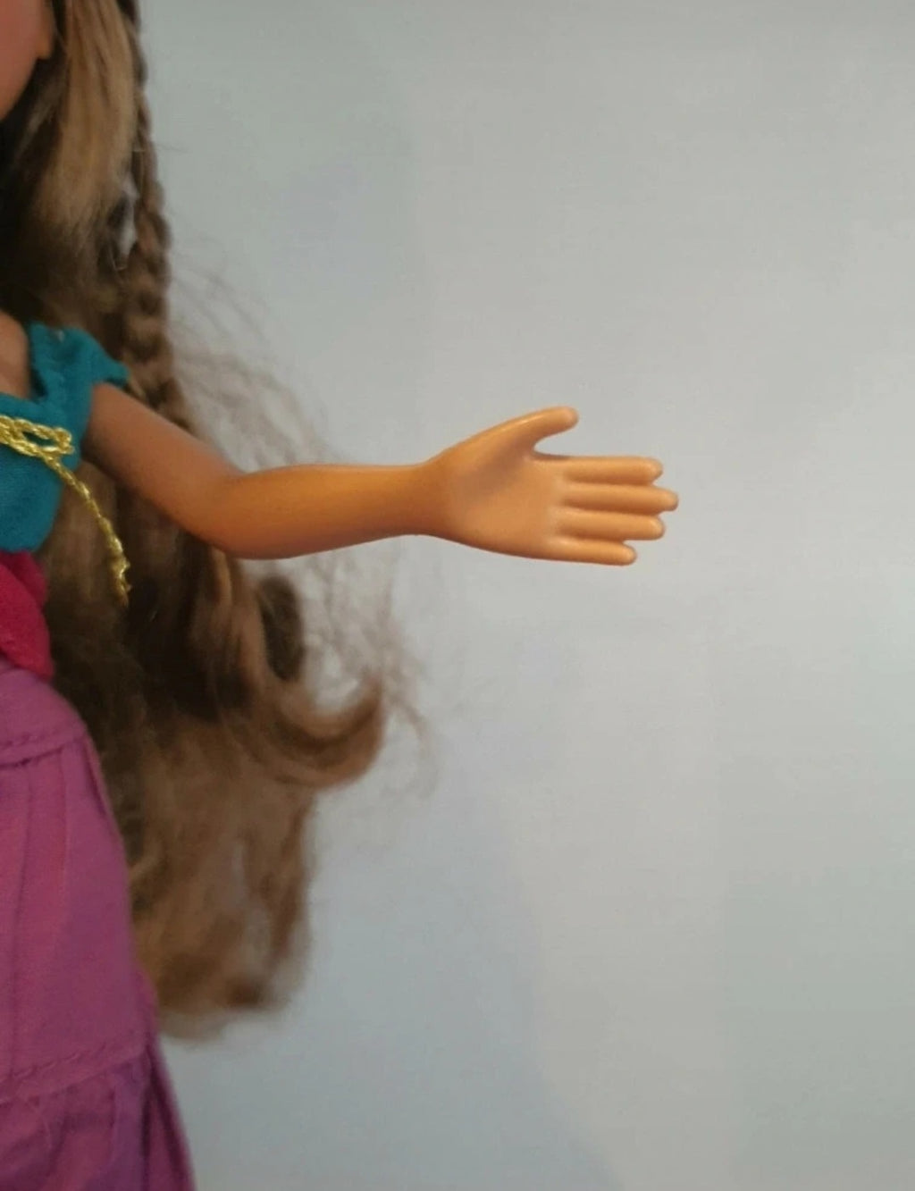 Bratz Yasmin Genie – Poupée avec deux tenues et accessoires ✨