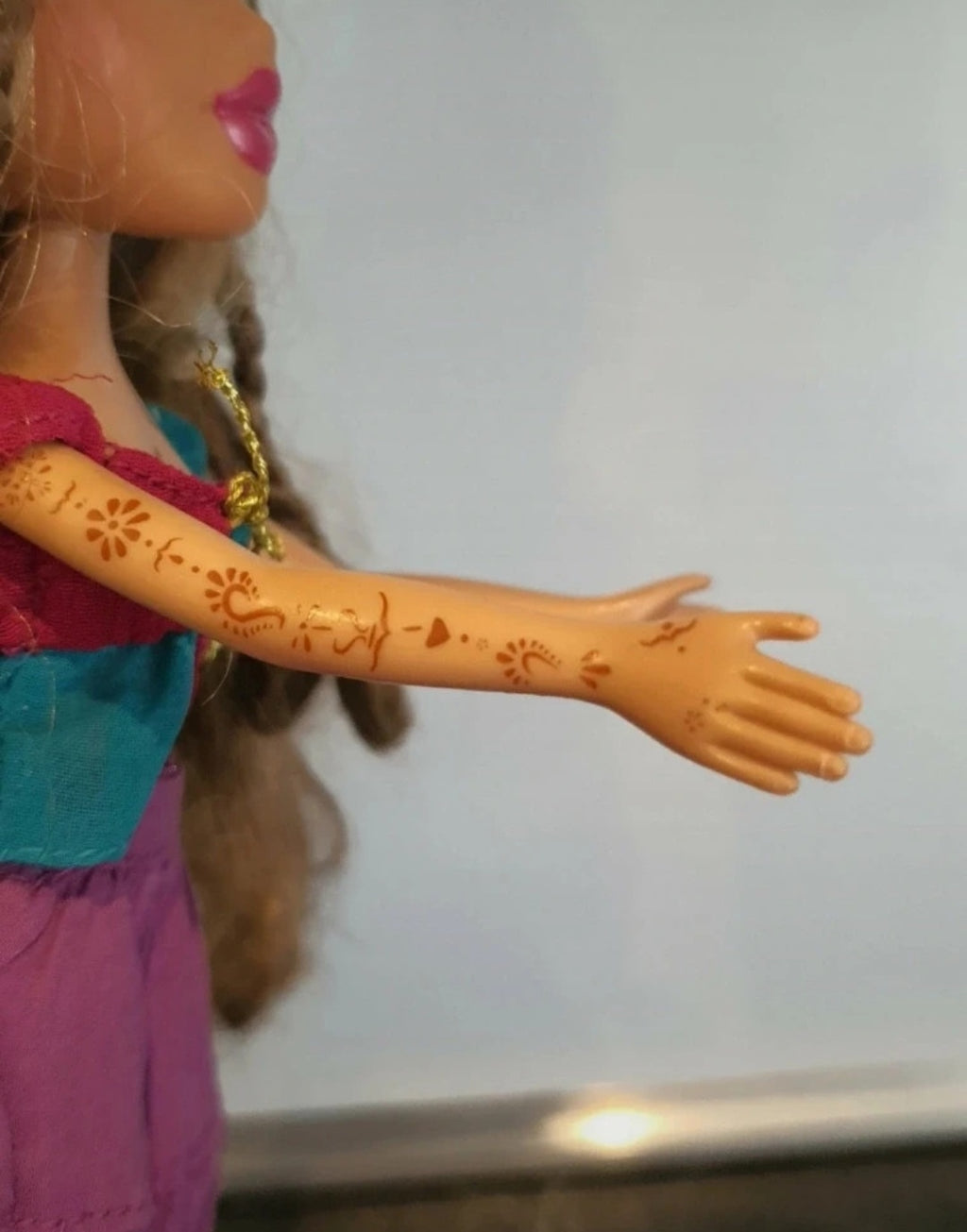 Bratz Yasmin Genie – Poupée avec deux tenues et accessoires ✨