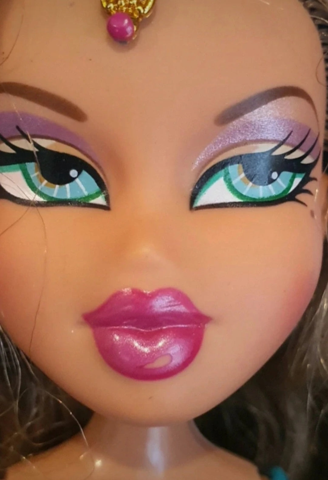 Bratz Yasmin Genie – Poupée avec deux tenues et accessoires ✨