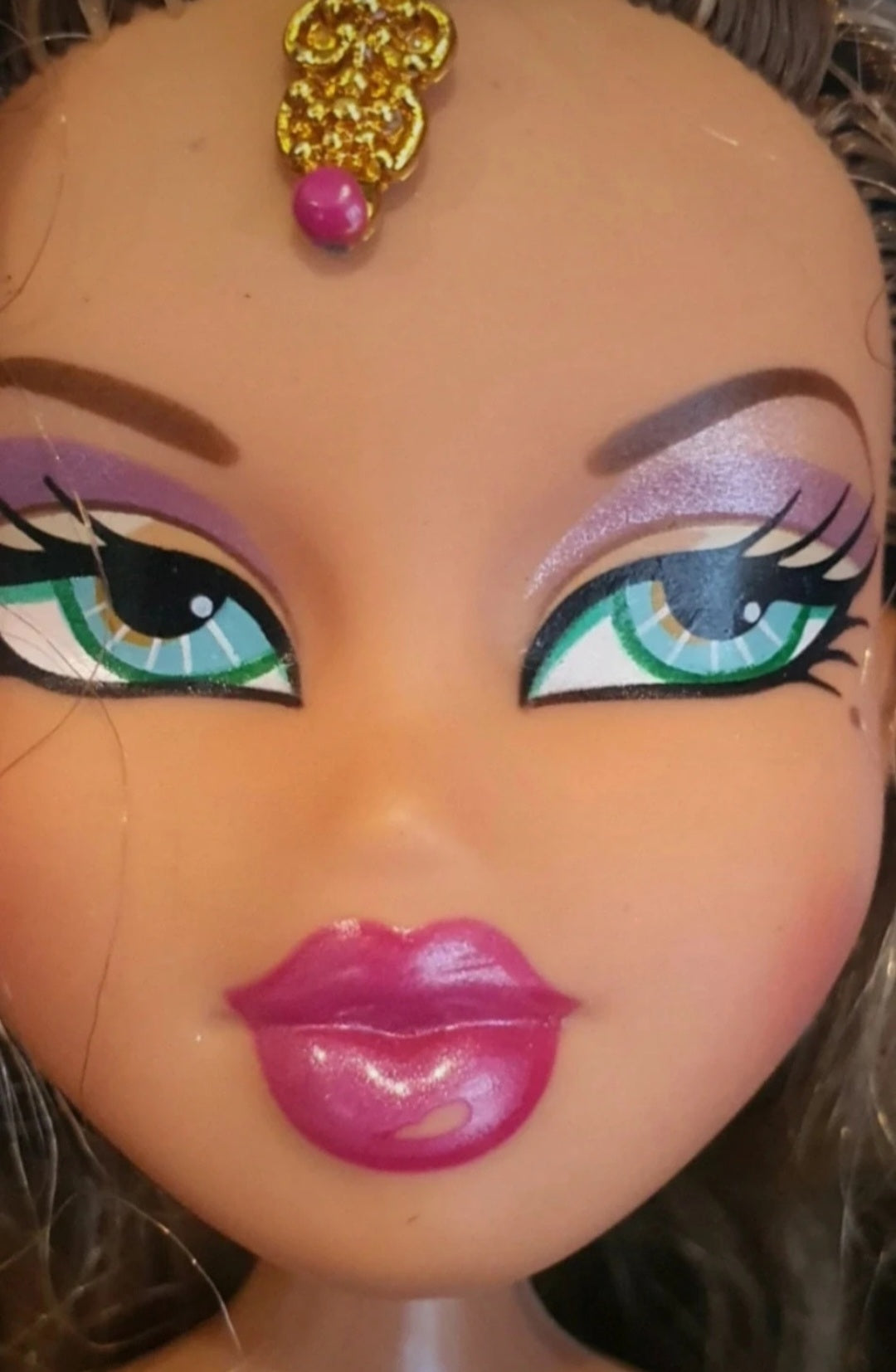 Bratz Yasmin Genie – Poupée avec deux tenues et accessoires ✨