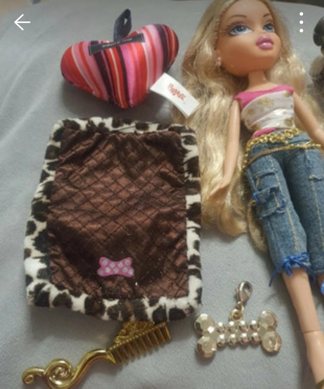 Bratz Pampered Pupz Cloe – Poupée de Collection avec Accessoires et Chien MGA