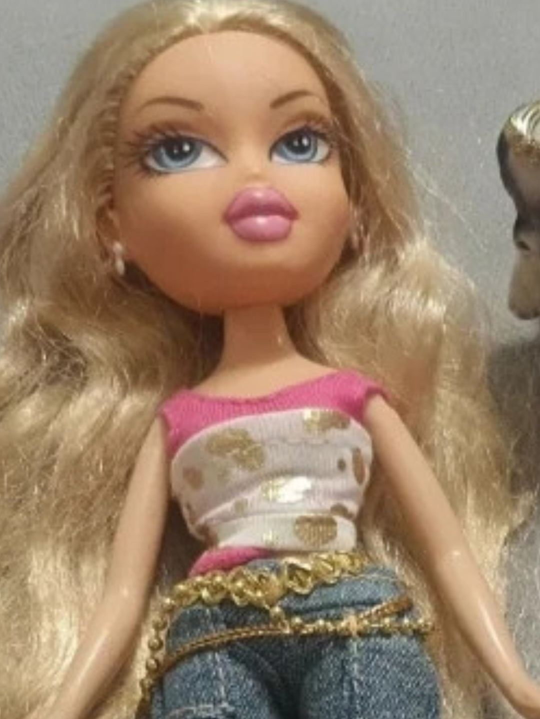 Bratz Pampered Pupz Cloe – Poupée de Collection avec Accessoires et Chien MGA