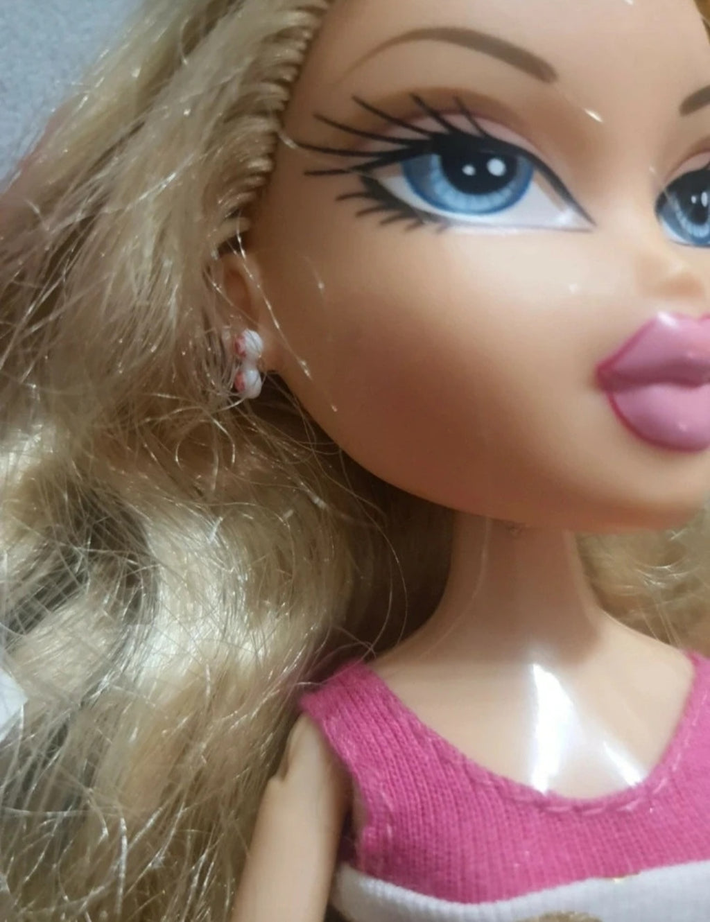 Bratz Pampered Pupz Cloe – Poupée de Collection avec Accessoires et Chien MGA