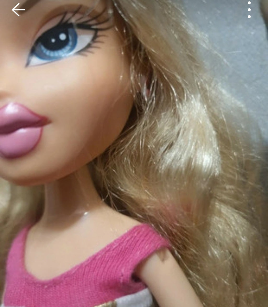 Bratz Pampered Pupz Cloe – Poupée de Collection avec Accessoires et Chien MGA