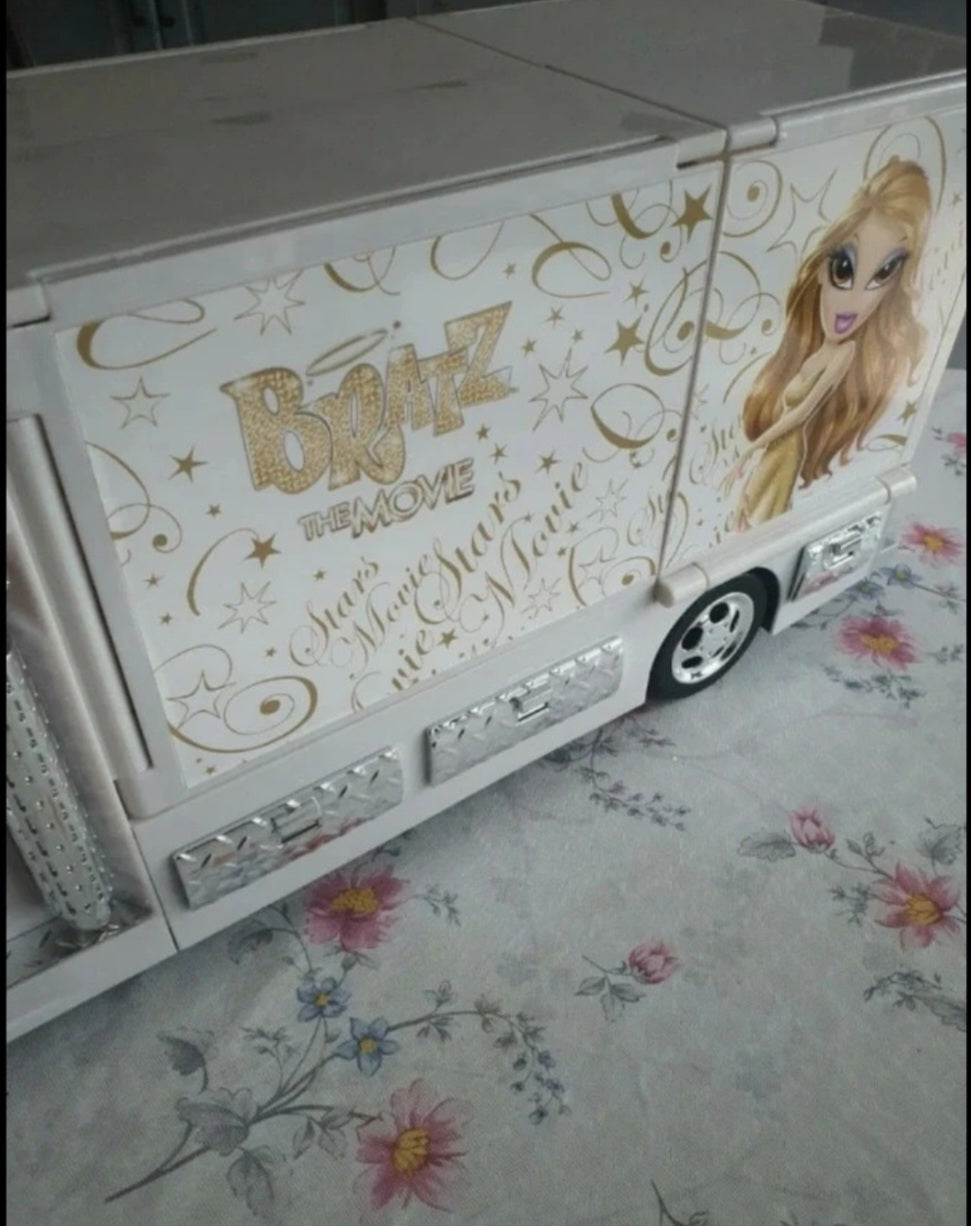 Bratz Meygan Movie Starz avec Runway Truck – Lumières & Son fonctionnels