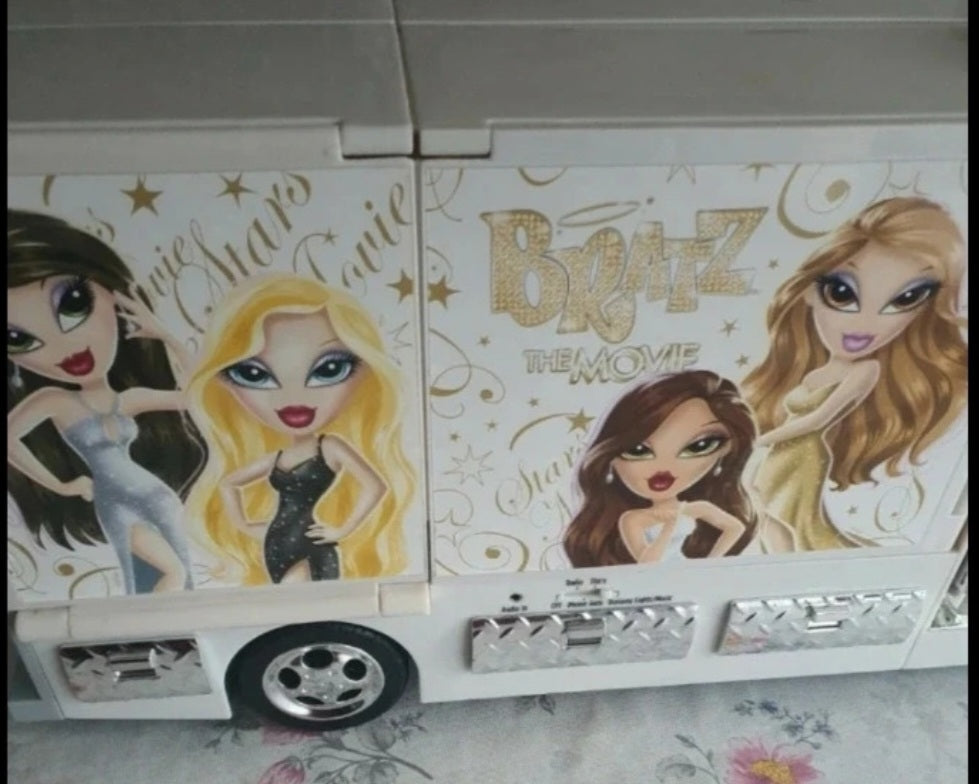 Bratz Meygan Movie Starz avec Runway Truck – Lumières & Son fonctionnels