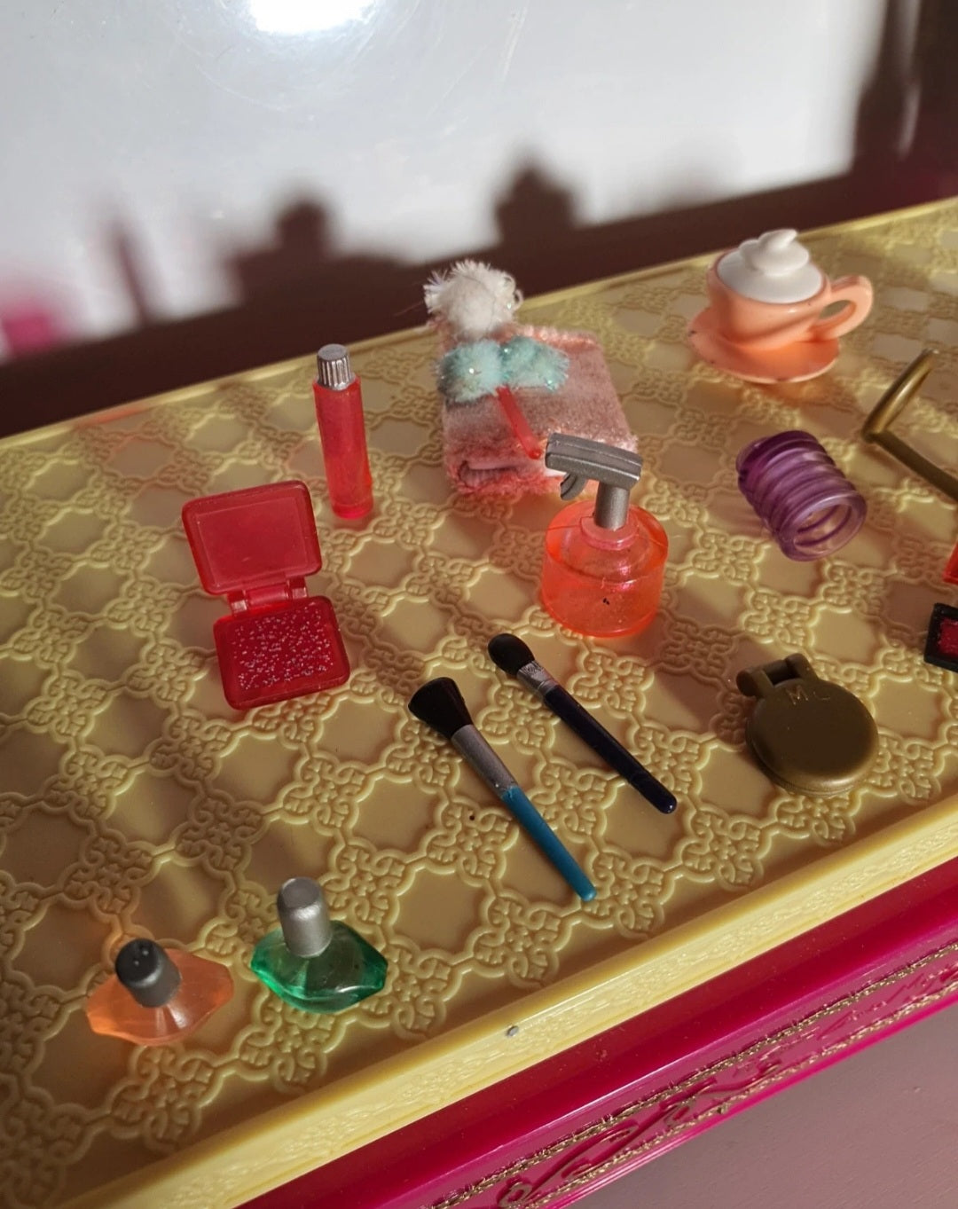 Bratz Yasmin Genie avec chambre / Vanity Genie MGA.