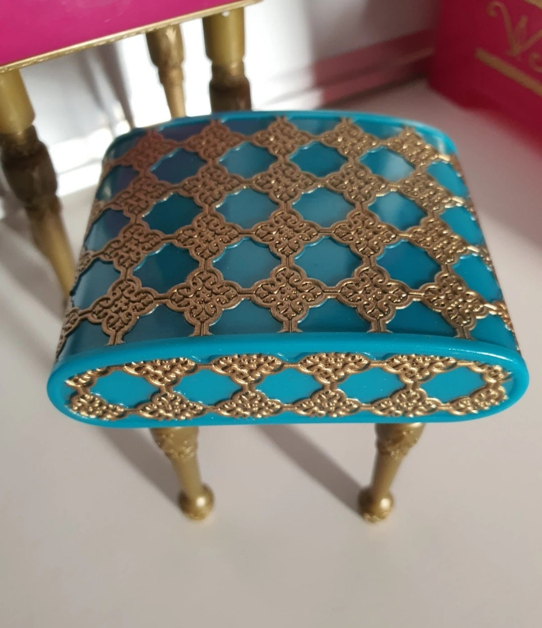 Bratz Yasmin Genie avec chambre / Vanity Genie MGA.