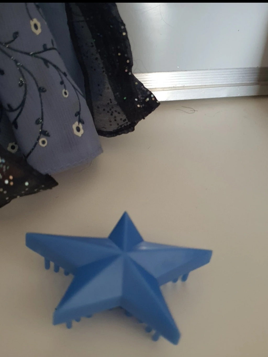 Bratz Yasmin Formal Funk – Poupée avec tenues et accessoires