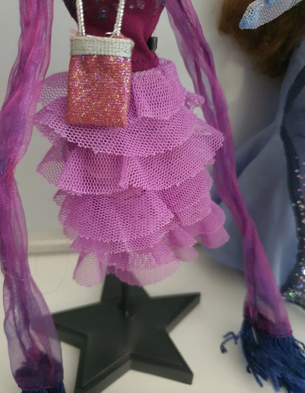 Bratz Yasmin Formal Funk – Poupée avec tenues et accessoires