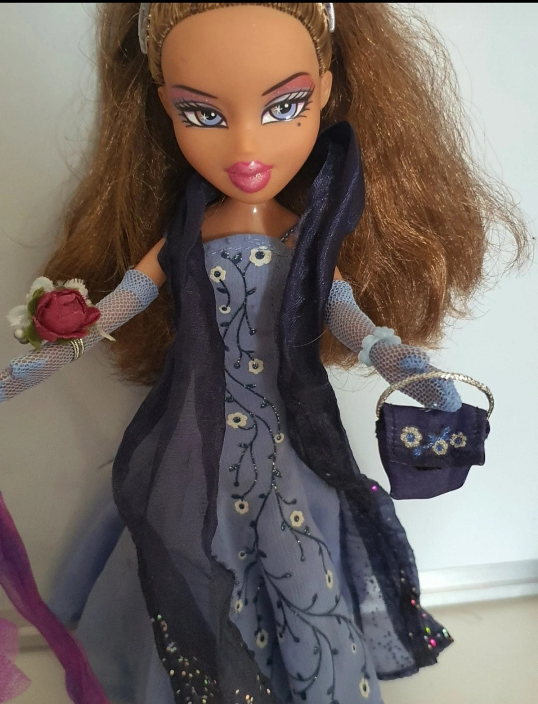 Bratz Yasmin Formal Funk – Poupée avec tenues et accessoires