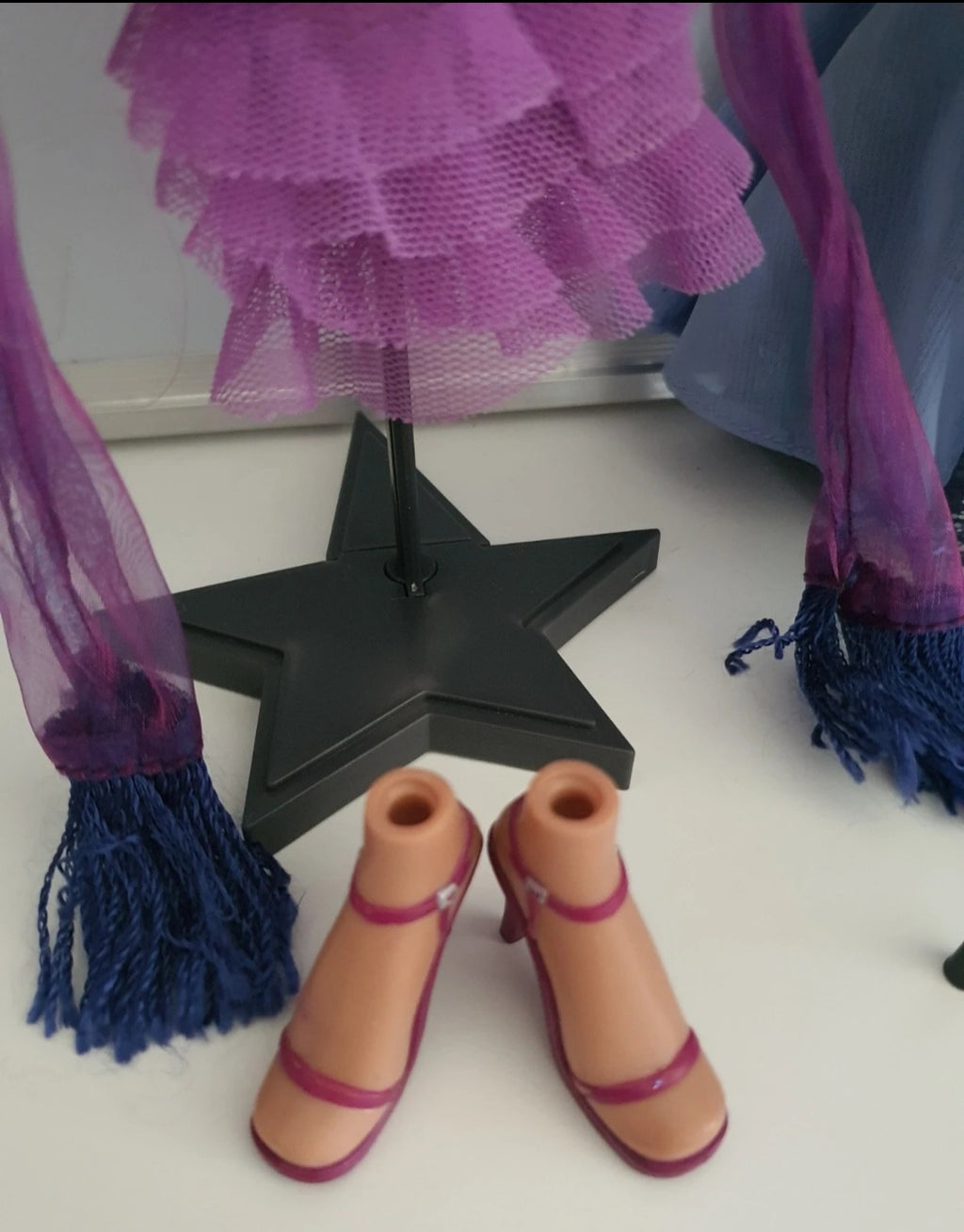Bratz Yasmin Formal Funk – Poupée avec tenues et accessoires