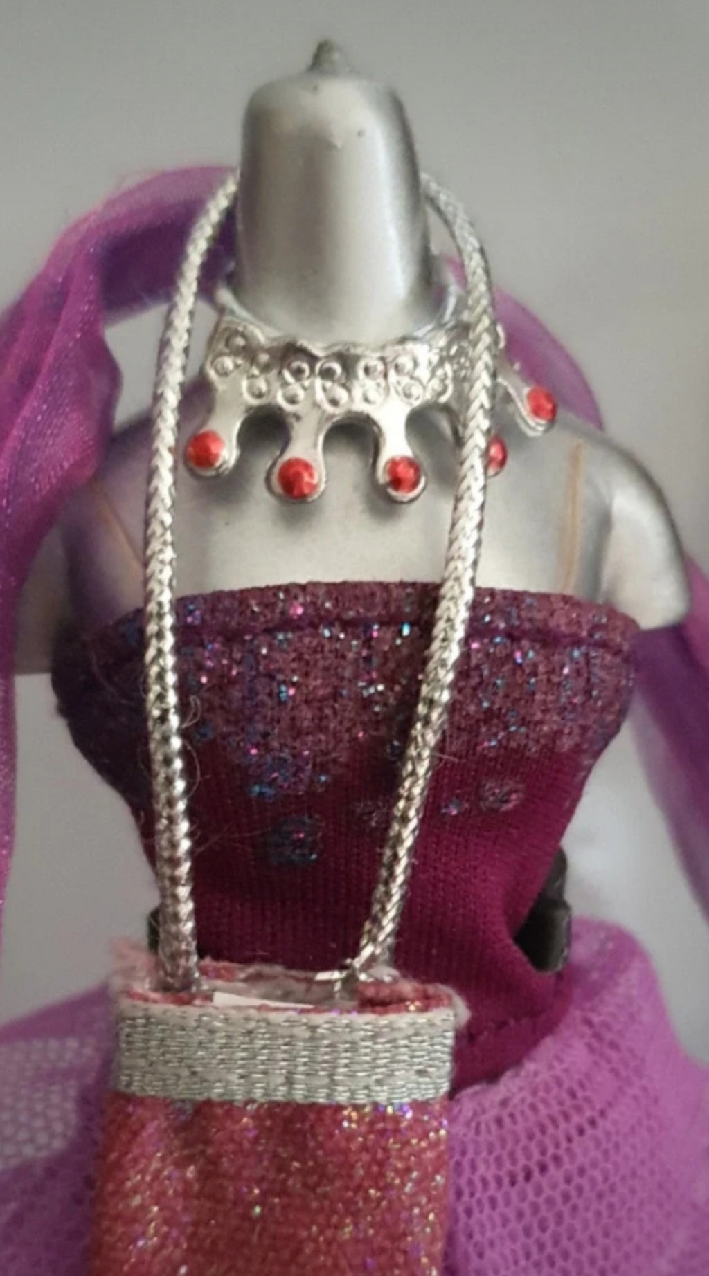 Bratz Yasmin Formal Funk – Poupée avec tenues et accessoires