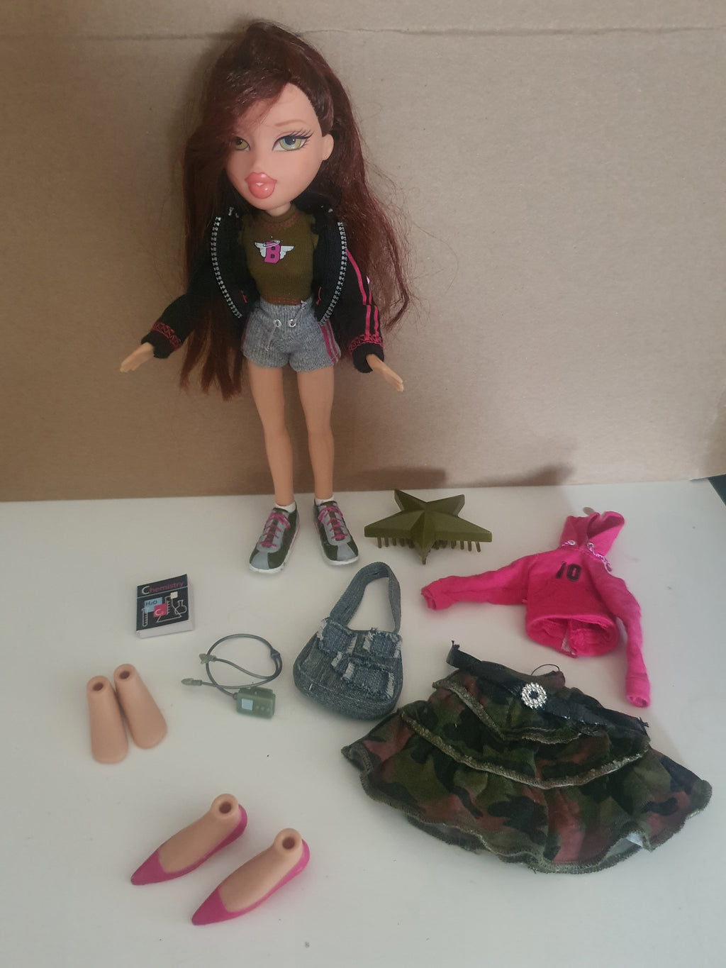 Bratz Phoebe Back to School (BTS School) Doll with Clothes & Accessories