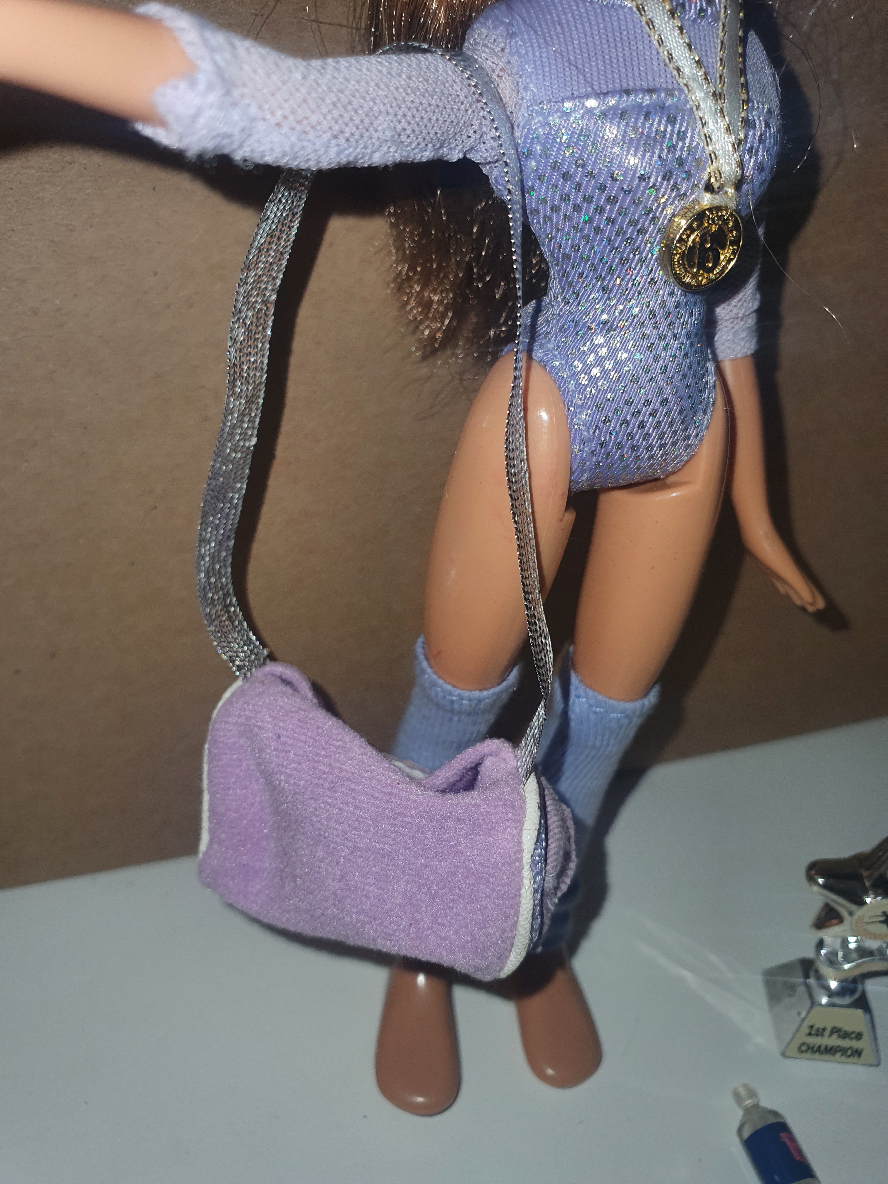 Bratz play sports gymnastics Yasmin