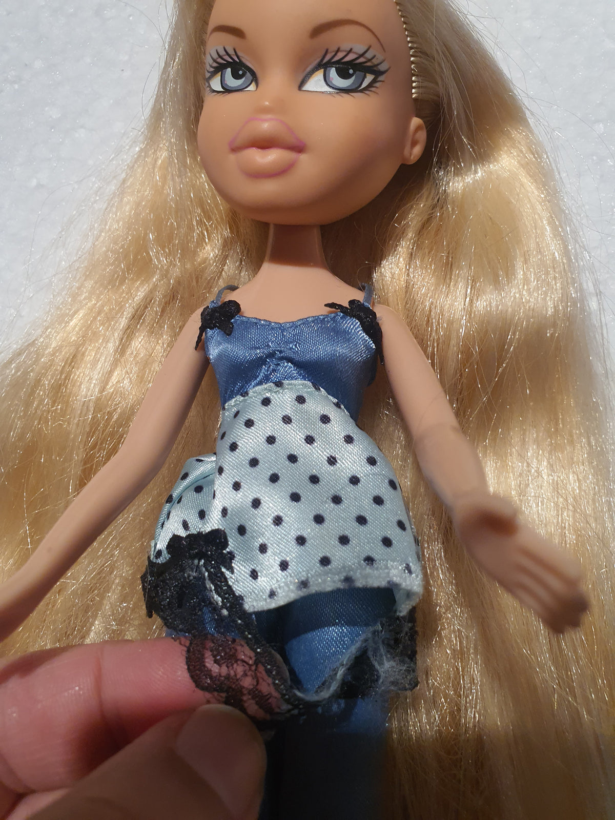 Bratz cloe sleep over mga