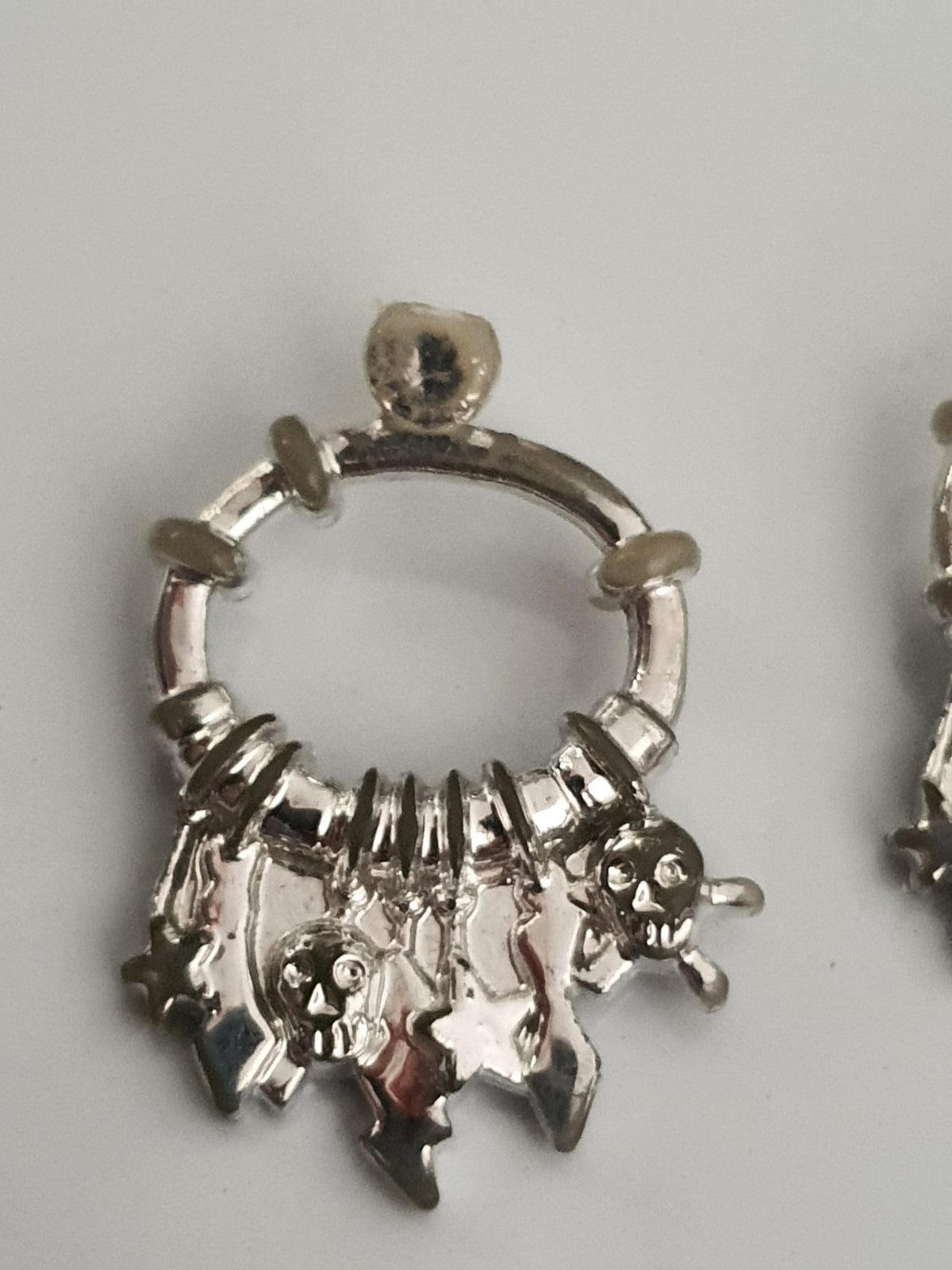 Bratz dinamite paire de boucles d oreilles